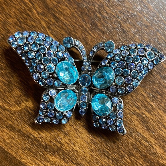 Colorful Butterfly Brooch Set - Picture 6 of 11